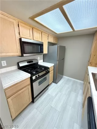 Photo #5: 2759553 Listing 