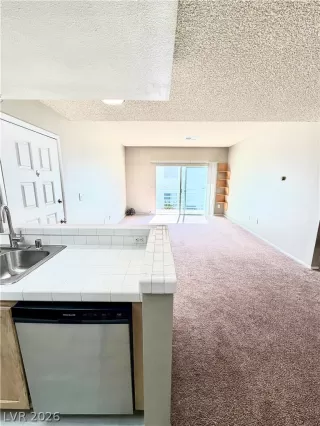 Photo #6: 2759553 Listing 