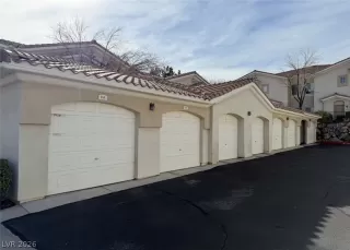 Photo #1: 2759569 Listing