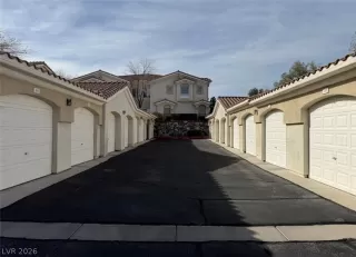 Photo #2: 2759569 Listing