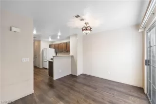 Photo #6: 2759588 Listing