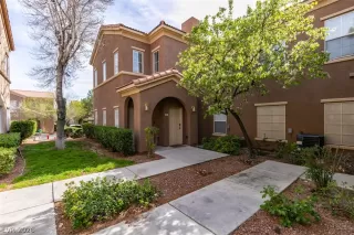 Photo #1: 2759589 Listing 