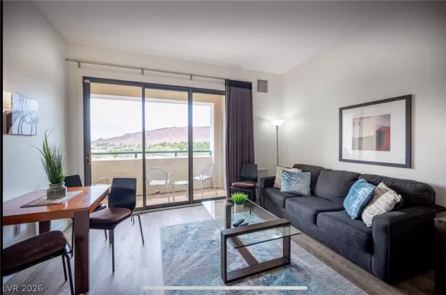 MLS: 2759631 Condo For Sale