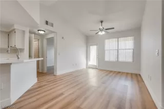 Photo #4: 2759632 Listing