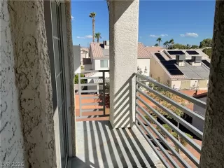 Photo #4: 2759642 Listing 