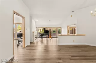 Photo #6: 2759663 Listing 