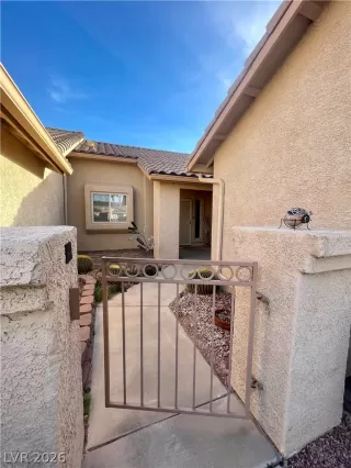 Photo #3: 2759669 Listing