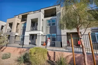 Photo #2: 2759695 Listing