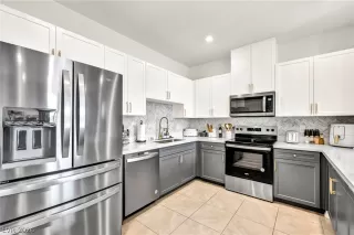 Photo #5: 2759695 Listing