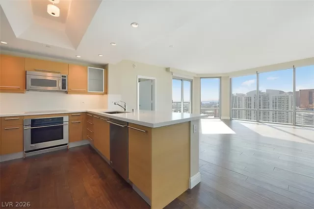 MLS: 2759697 Condo For Sale