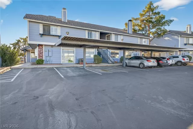 MLS: 2759761 Condo For Sale