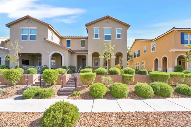 MLS: 2759805 Condo For Sale