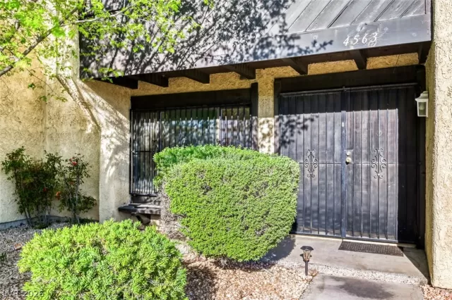 MLS: 2759817 Condo For Sale