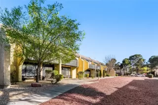 Photo #4: 2759817 Listing