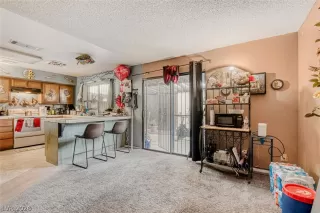 Photo #5: 2759817 Listing