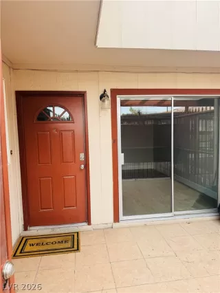 Browse active condo listings in CROSSROADS