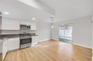 Photo #3: 2759849 Listing