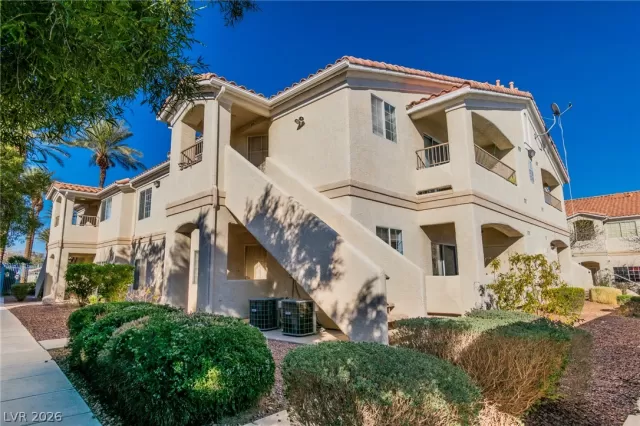 MLS: 2759851 Condo For Sale