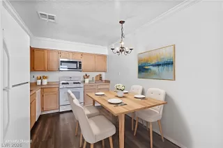 Photo #3: 2759867 Listing