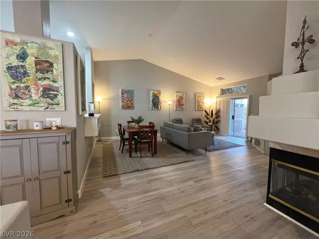 MLS: 2759879 Condo For Sale