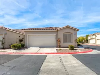 Photo #2: 2759879 Listing