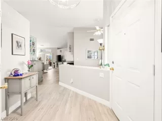 Photo #5: 2759879 Listing