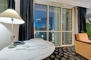 Photo #2: 2759907 Listing