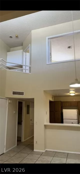 Photo #2: 2759914 Listing