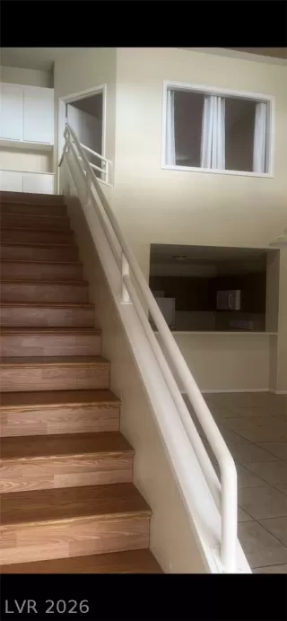 Photo #3: 2759914 Listing