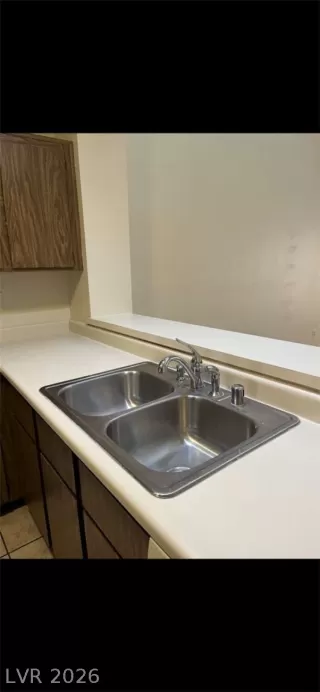 Photo #5: 2759914 Listing