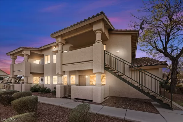 MLS: 2759917 Condo For Sale