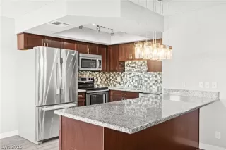 Photo #2: 2759917 Listing 