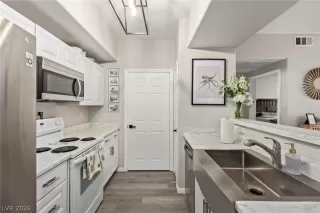 Photo #1: 2759969 Listing 