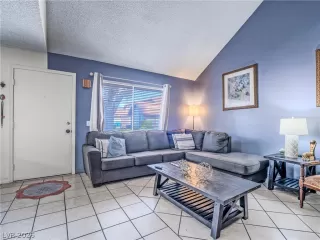 Photo #5: 2759970 Listing 