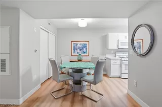 Photo #5: 2760002 Listing