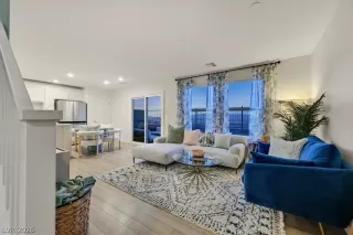 Photo #2: 2760003 Listing