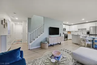 Photo #3: 2760003 Listing