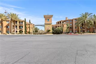 Photo #3: 2760031 Listing