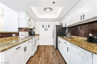 Photo #4: 2760039 Listing