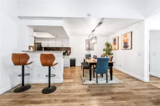 Photo #5: 2760039 Listing