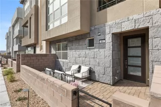 Photo #1: 2760042 Listing 