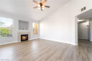 Photo #4: 2760068 Listing 