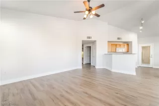 Photo #5: 2760068 Listing 