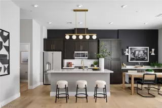 Photo #2: 2760090 Listing