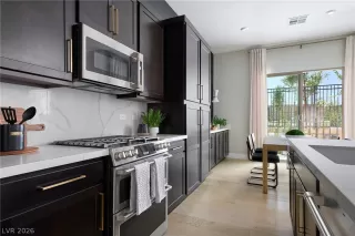 Photo #3: 2760090 Listing