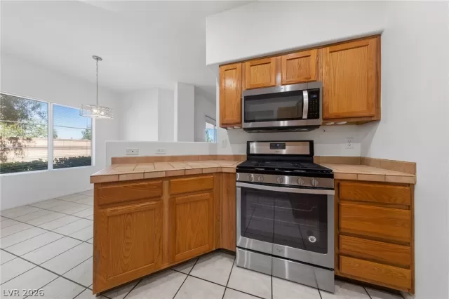 MLS: 2760105 Condo For Sale