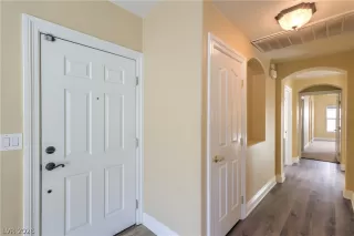 Photo #3: 2760117 Listing