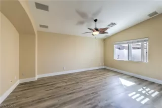 Photo #5: 2760117 Listing