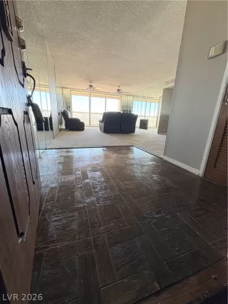 Photo #1: 2760136 Listing 