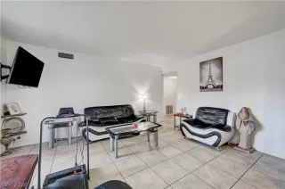 Photo #5: 2760137 Listing 